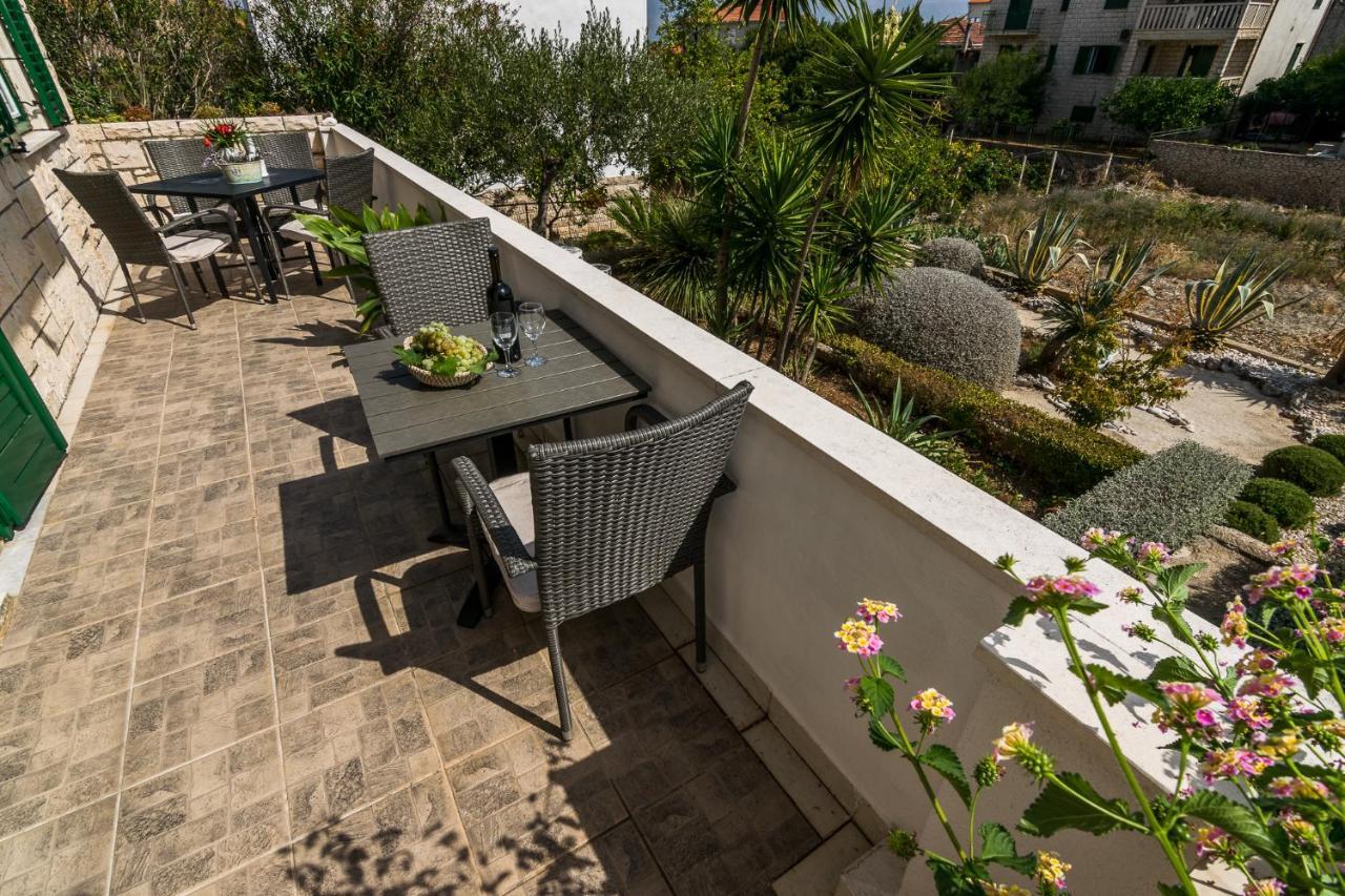 Apartment Dunja Supetar Exterior foto